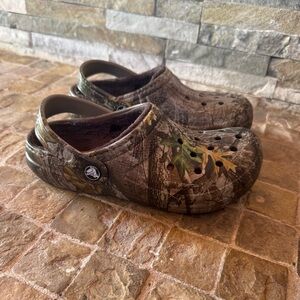 Fluffy crocs Camo Clogs